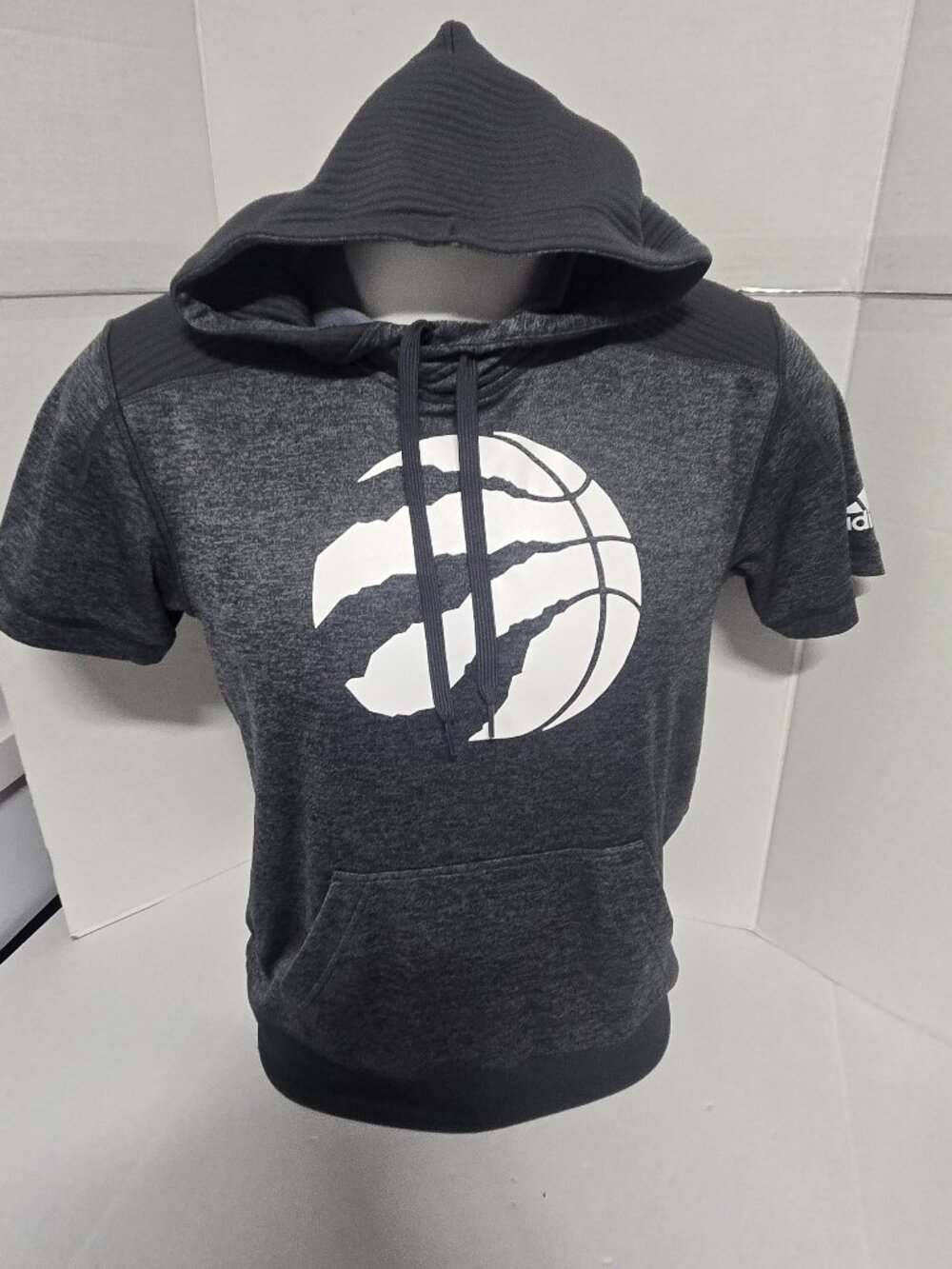 🏀 Adidas Toronto Raptors Short Sleeve Hoodie – Men’s Small